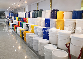 骚屄视频吉安容器一楼涂料桶、机油桶展区